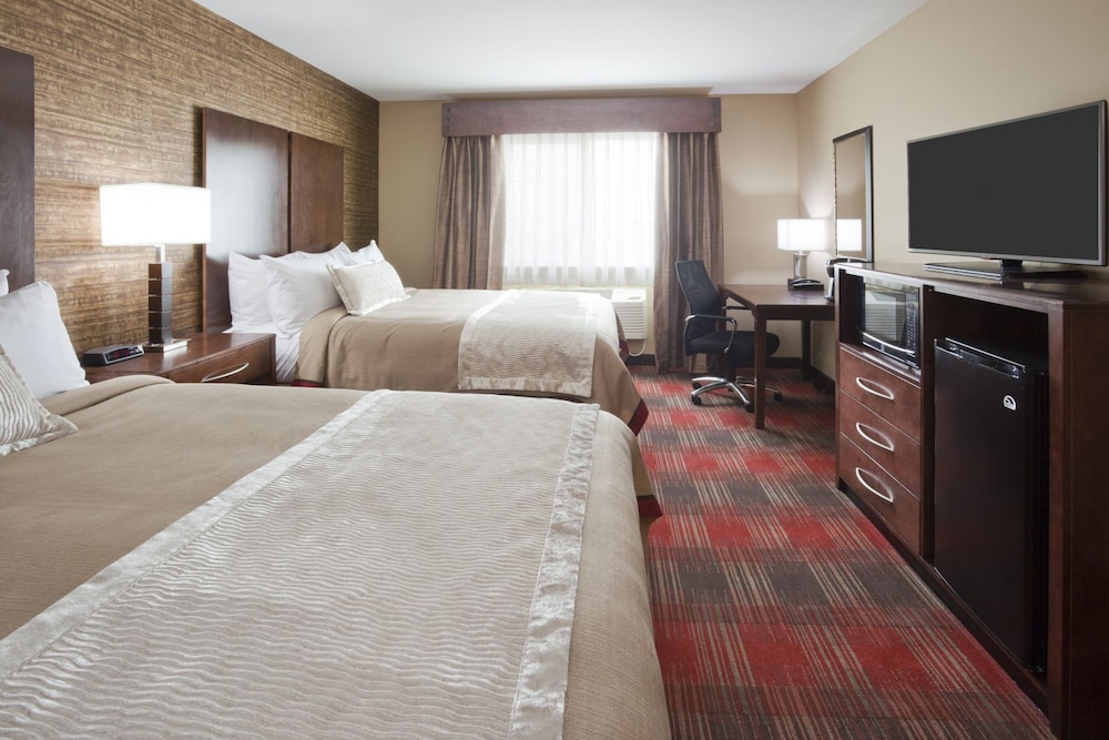 Double Room, 2 Queen Beds, Accessible Bathtub