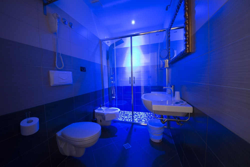 Superior Quadruple Room photo 2