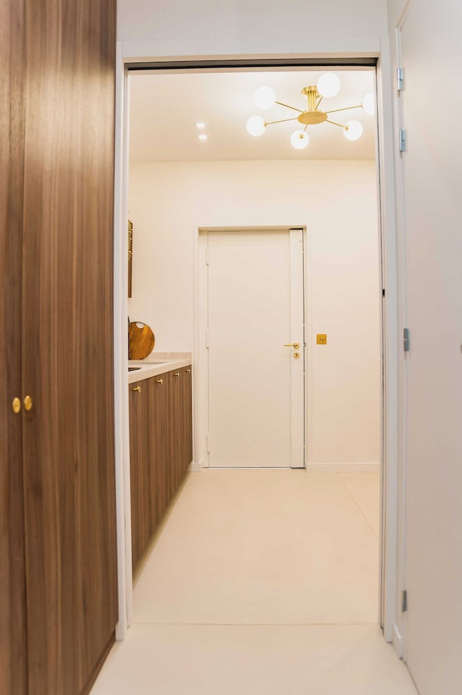 Apartment photo 2