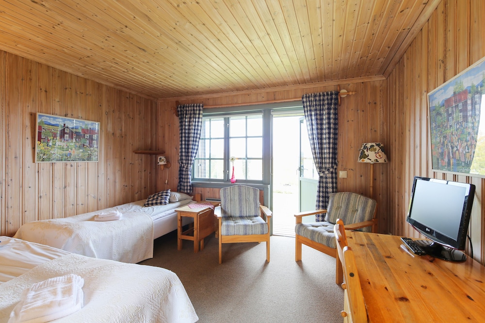 Basic Twin Room (Bedding optional) photo 1