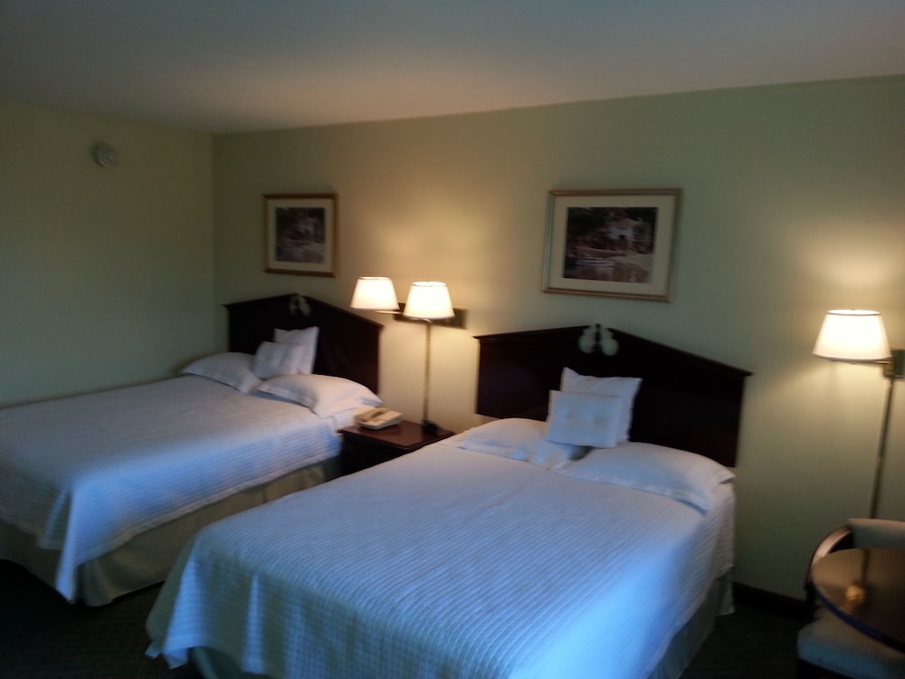 Standard Room, 2 Queen Beds - Photo 5