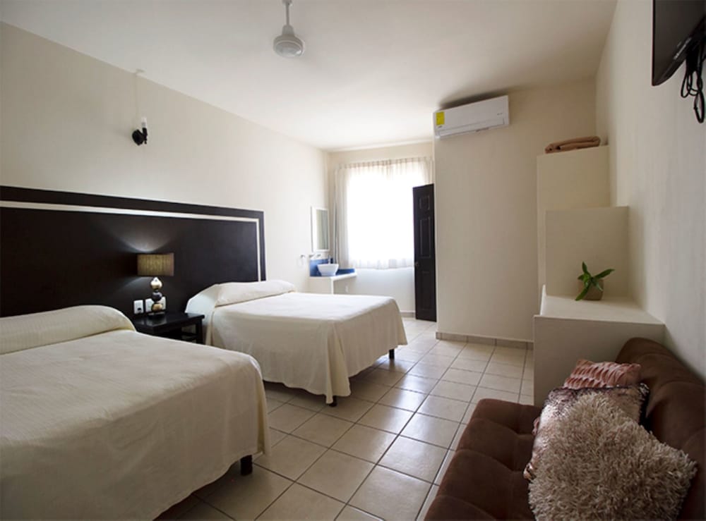 Standard Room, 2 Double Beds photo 1