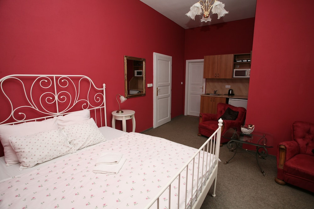 Apartment (5)