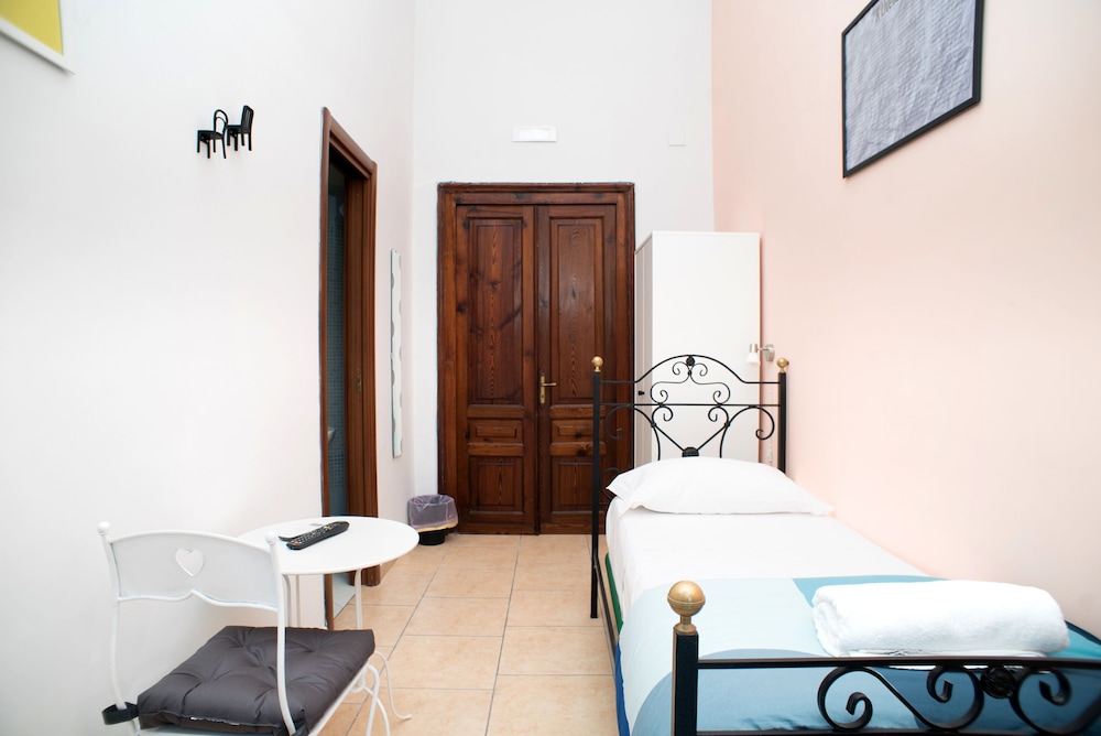 Single Room, Balcony