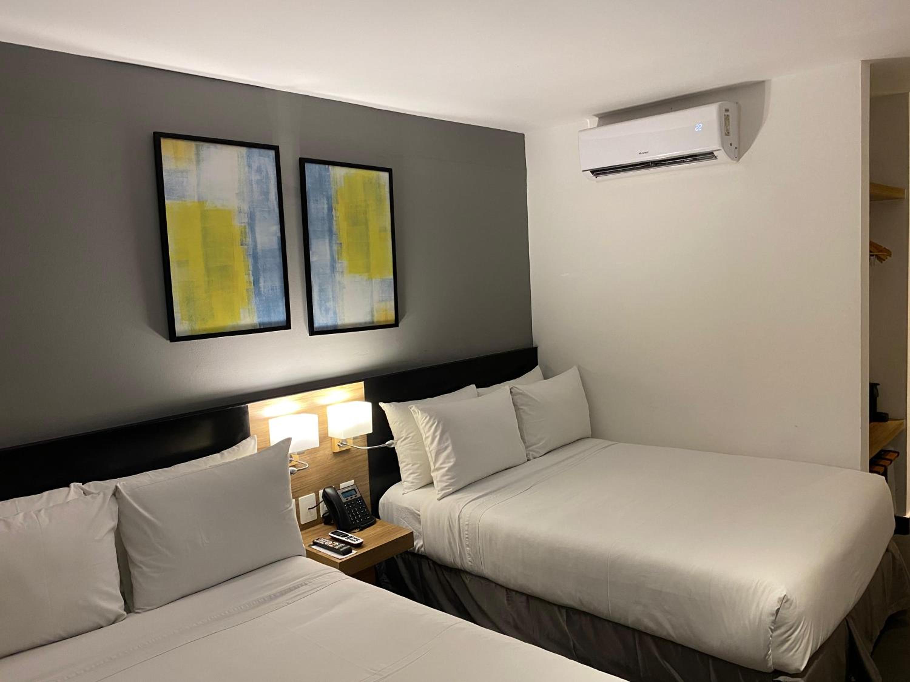 Standard Twin Room - Photo 9