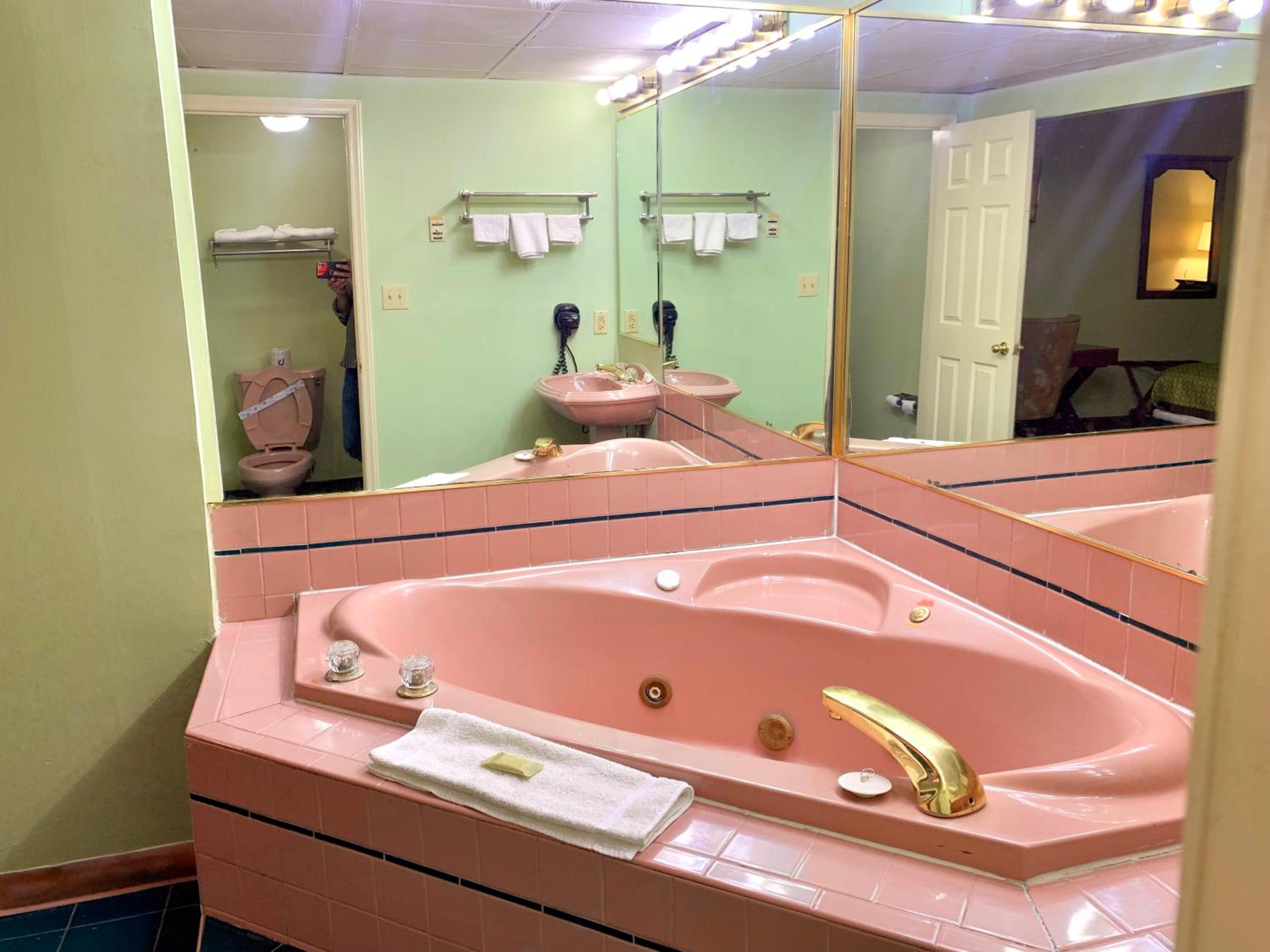 King Room with Jacuzzi - Photo 6