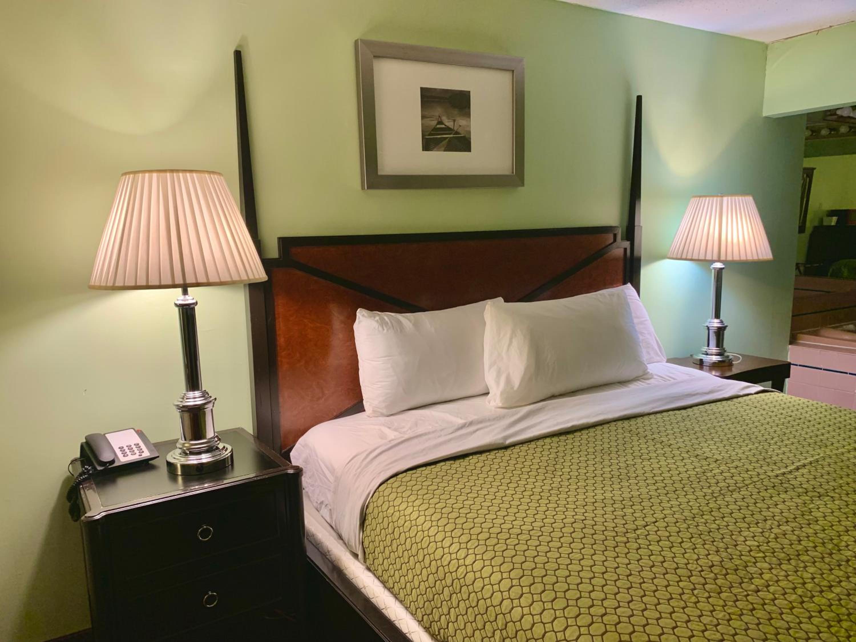 King Room with Jacuzzi - Photo 7