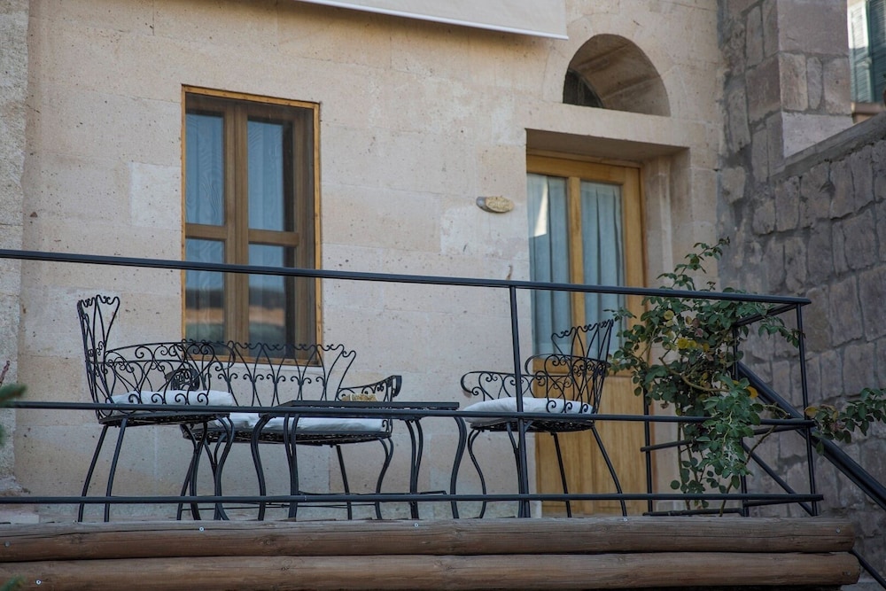 Suit with Terrace - Photo 8