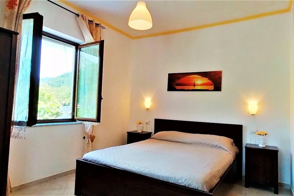 Villa photo 1
