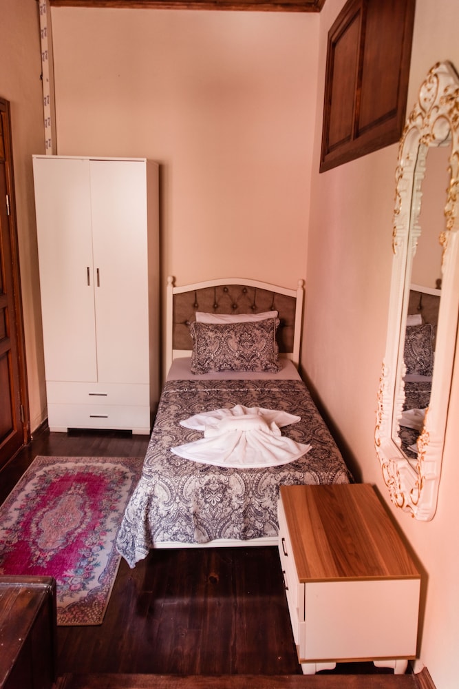 Economy Single Room