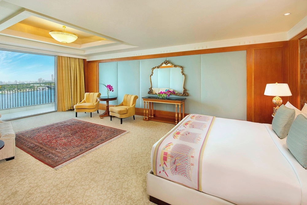 Royal Suite, 1 Bedroom (Club Lounge Access)