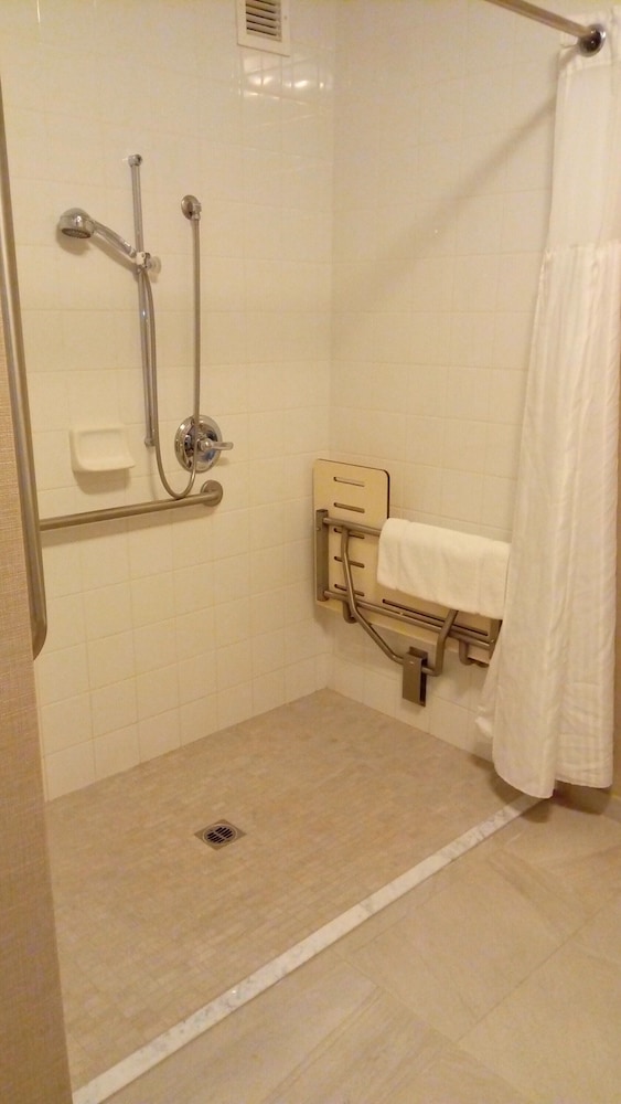 Room, 2 Queen Beds, Accessible - Photo 2