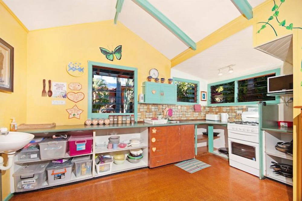 Deluxe Shared Dormitory (6 Bed) photo 2