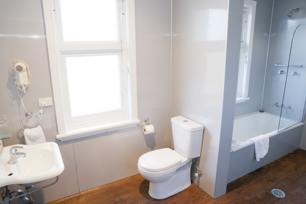 Room (Q Room - external private bathroom) - Photo 2