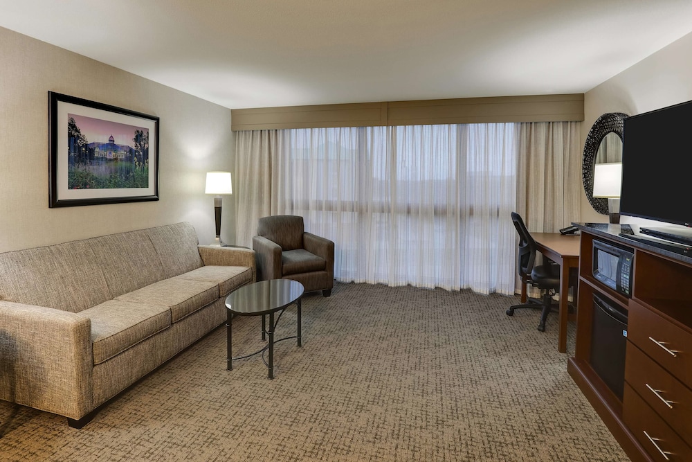 Suite, 1 King Bed with Sofa bed, Refrigerator & Microwave (Oversized Room, Upper Floor) photo 2
