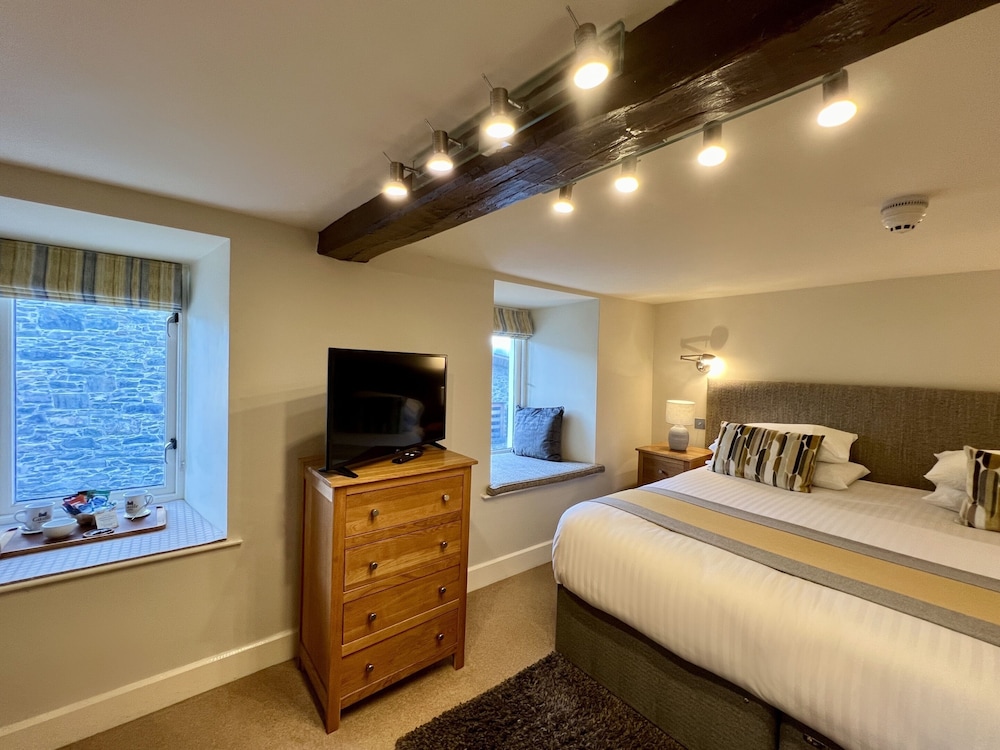 Standard Double or Twin Room, Ensuite (Room 1 Conwy) photo 3