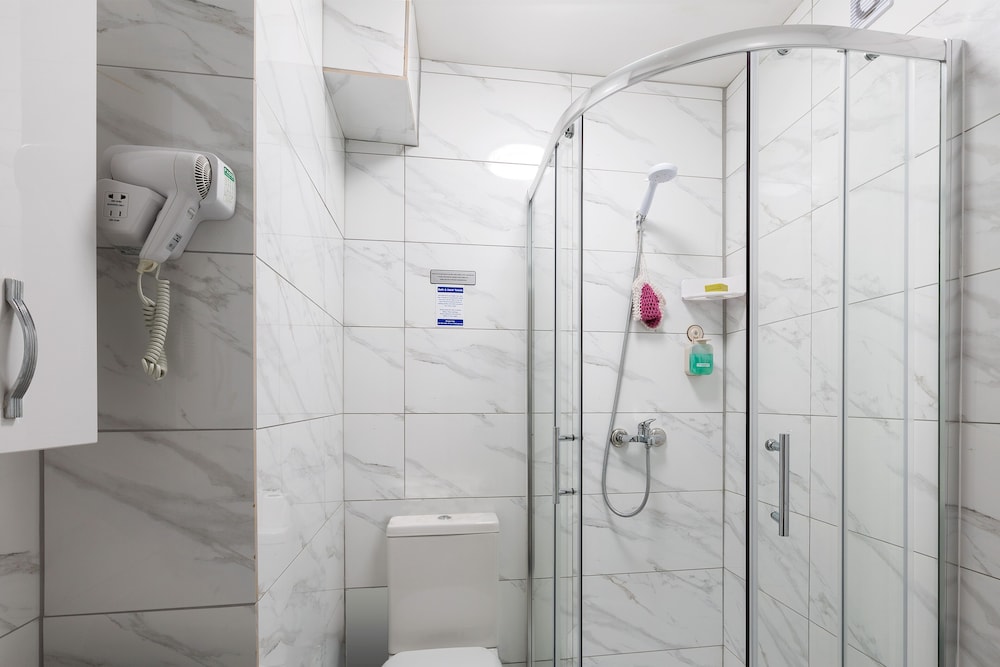 Economy Studio, Private Bathroom (2 Adults) photo 2