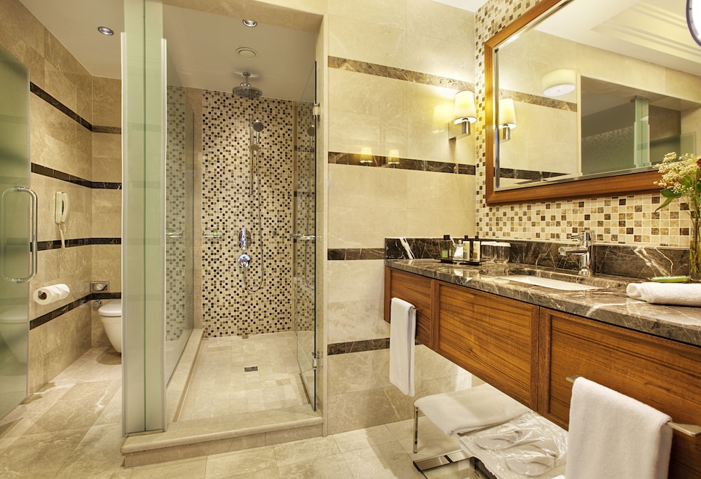 Superior King Room  Land View - Photo 3