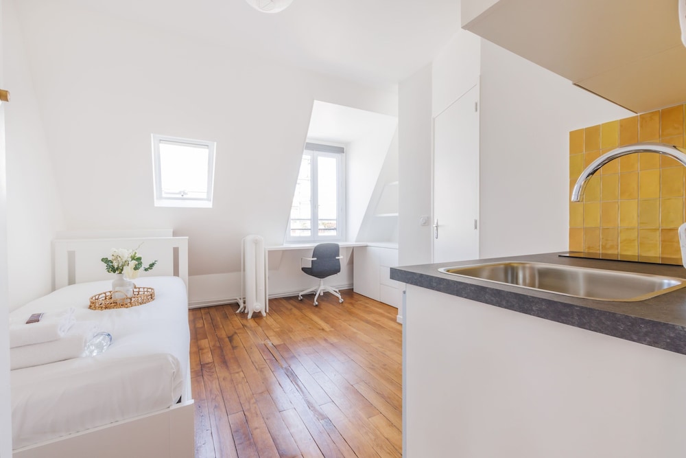Apartment photo 1