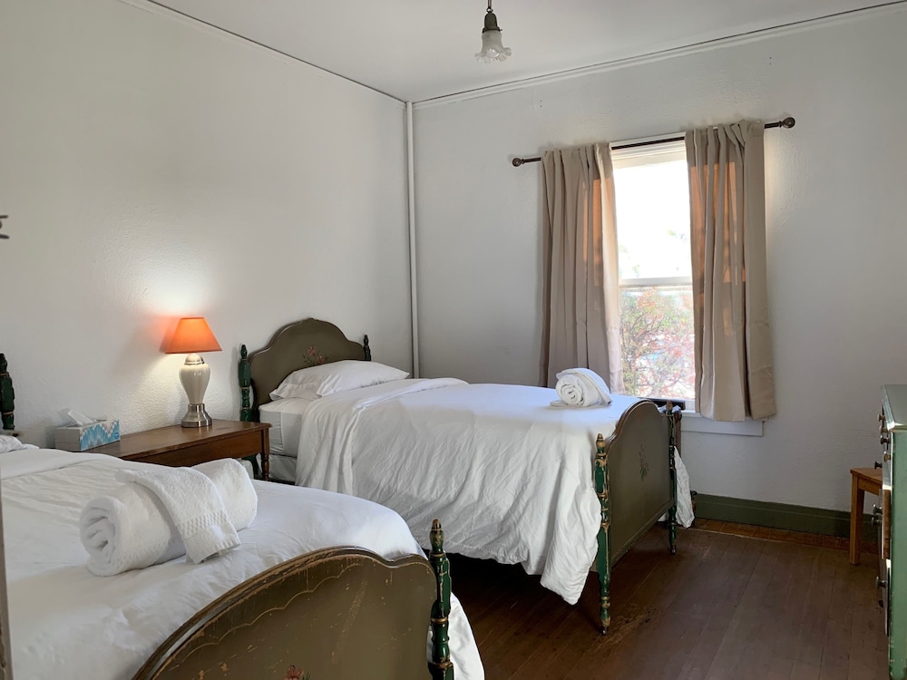 Room, 2 Twin Beds photo 1