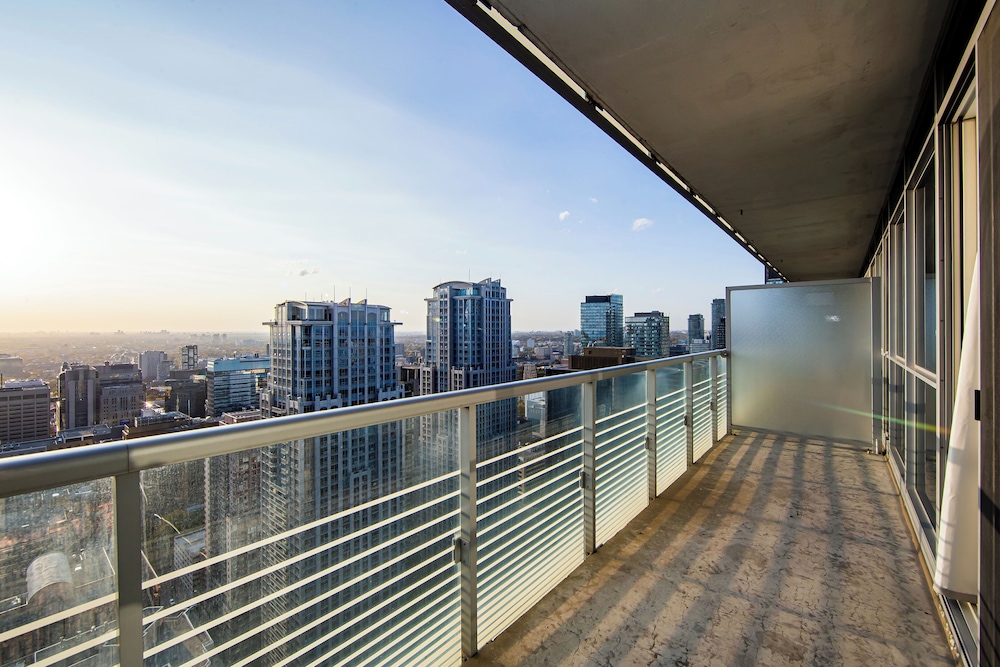 Family Size 2 Bedroom Fully Furnished Condo Sleeps 6, Parking Available, 3tvs, Foto 6