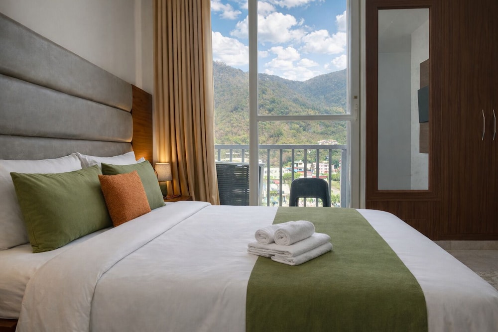 Deluxe Double Room, Balcony, Mountain View