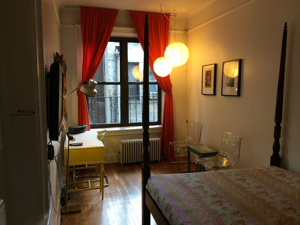 Classic Studio, W71st/Broadway photo 3