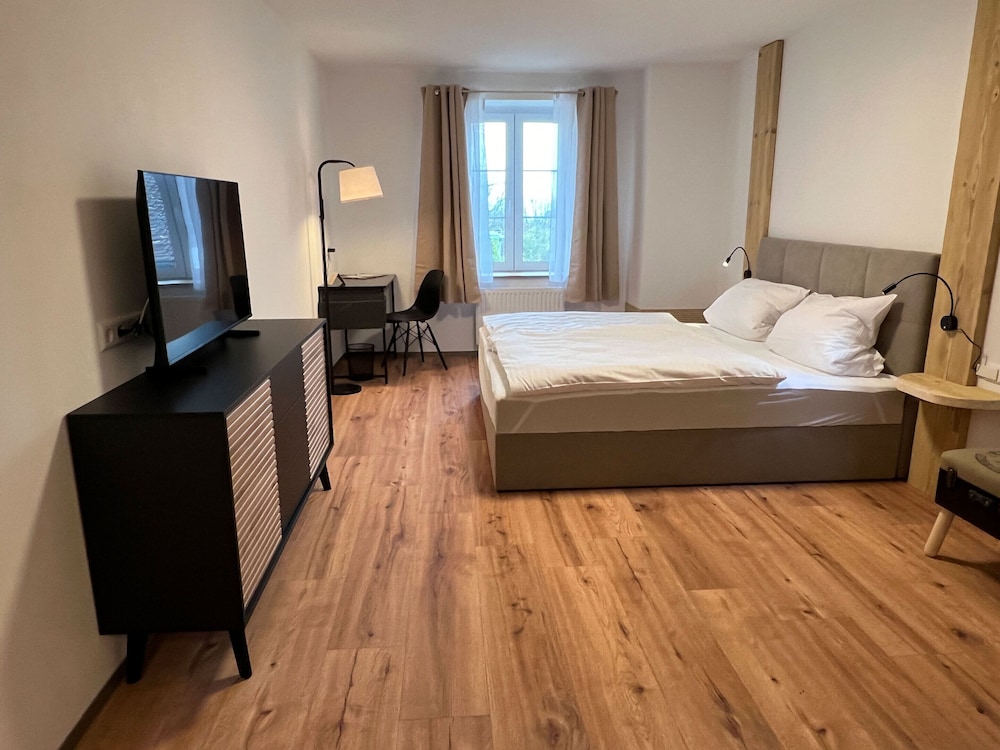Premium Suite, Private Bathroom (Doppelzimmer Komfort Plus) photo 2