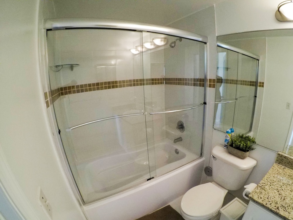 Luxury Apartment, 2 Bedrooms, 2 Bathrooms, City View photo 2