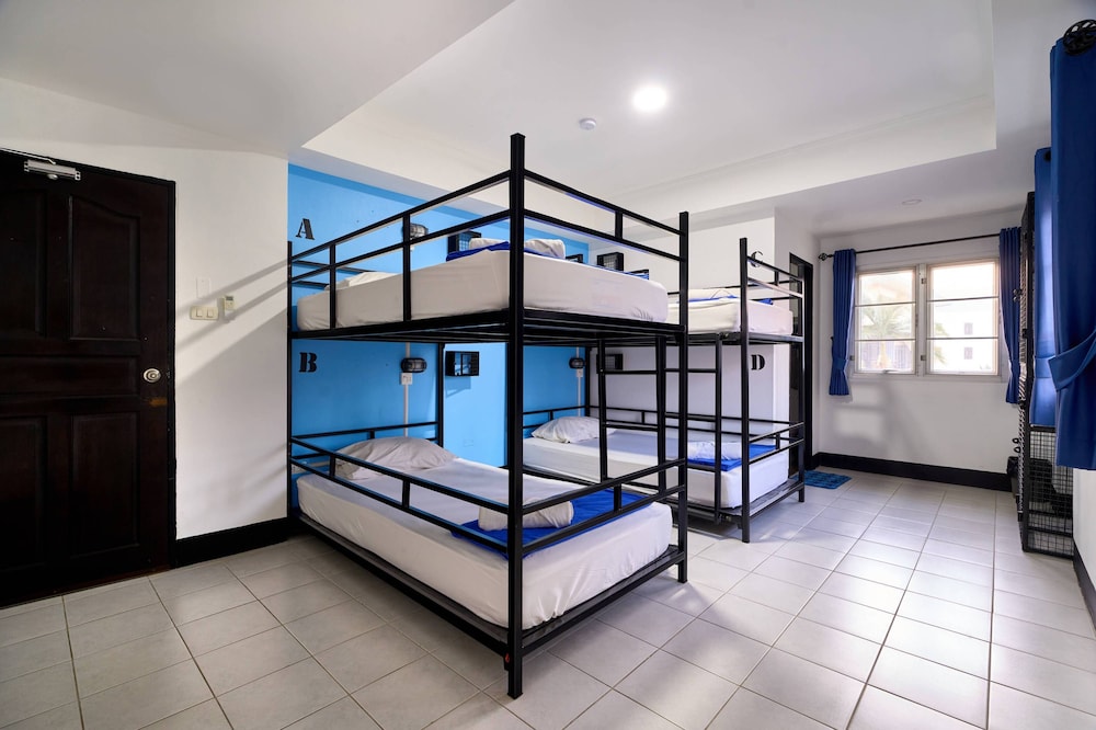 Quadruple Room With Private Bathroom
