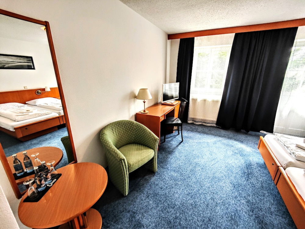 Double Room - Photo 7