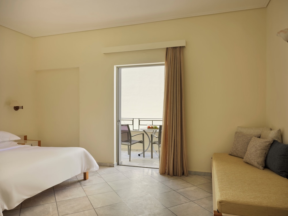 Junior Suite, Pool View photo 2