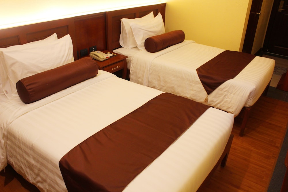 Superior Twin Room (Complimentary Use of Swimming Pool) photo 3