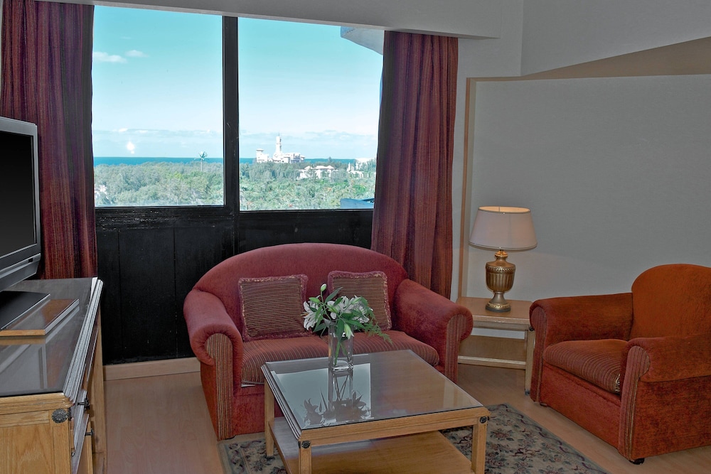 Junior Suite, 1 Queen Bed, Balcony, Sea View - Photo 10
