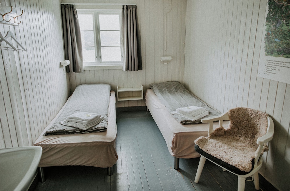 Economy Twin Room Hostel Lake view photo 1