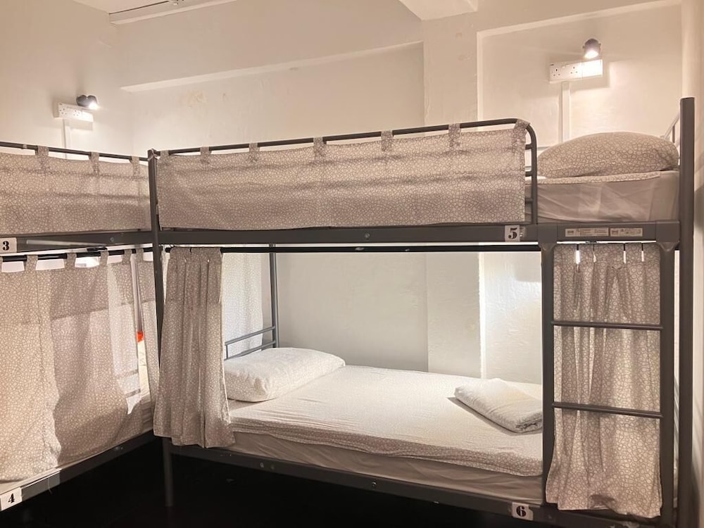 1 Bed in 8 Beds Mixed Room photo 3