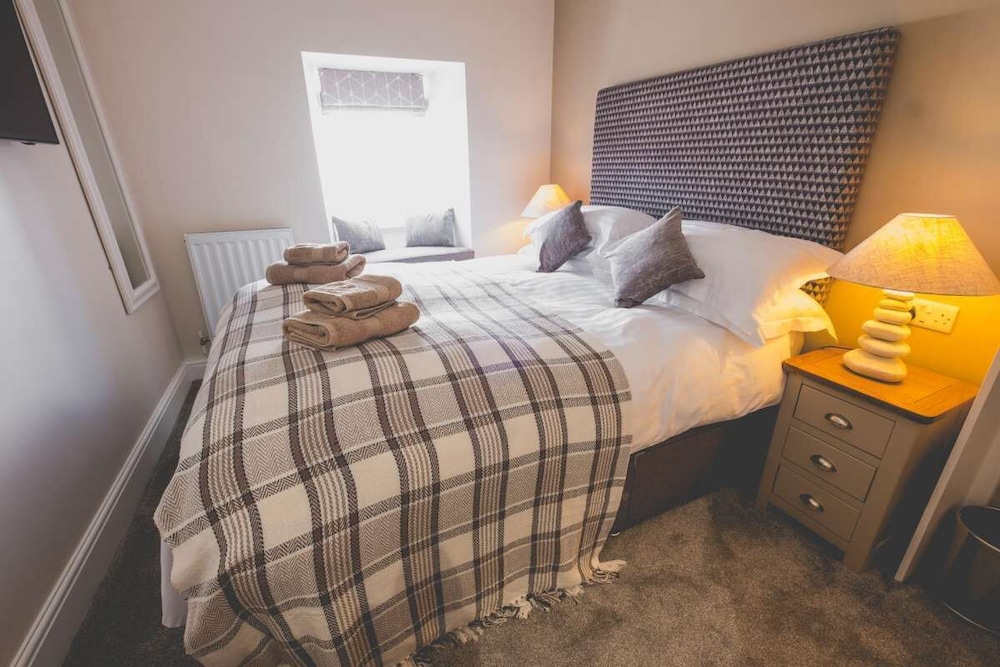 Deluxe Double Room, Ensuite photo 3