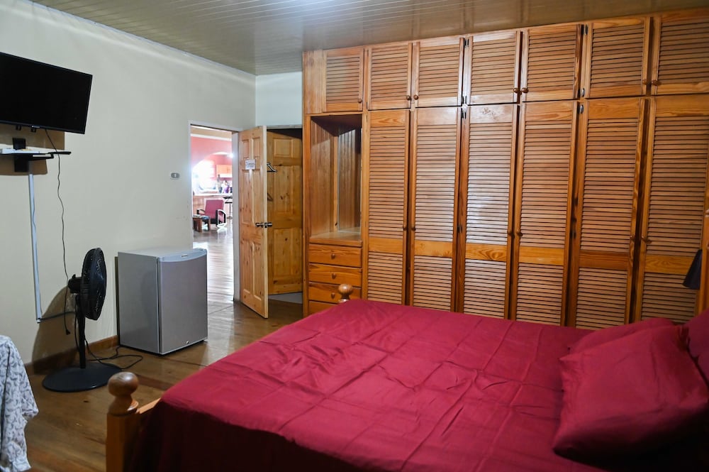 Family House, Multiple Beds