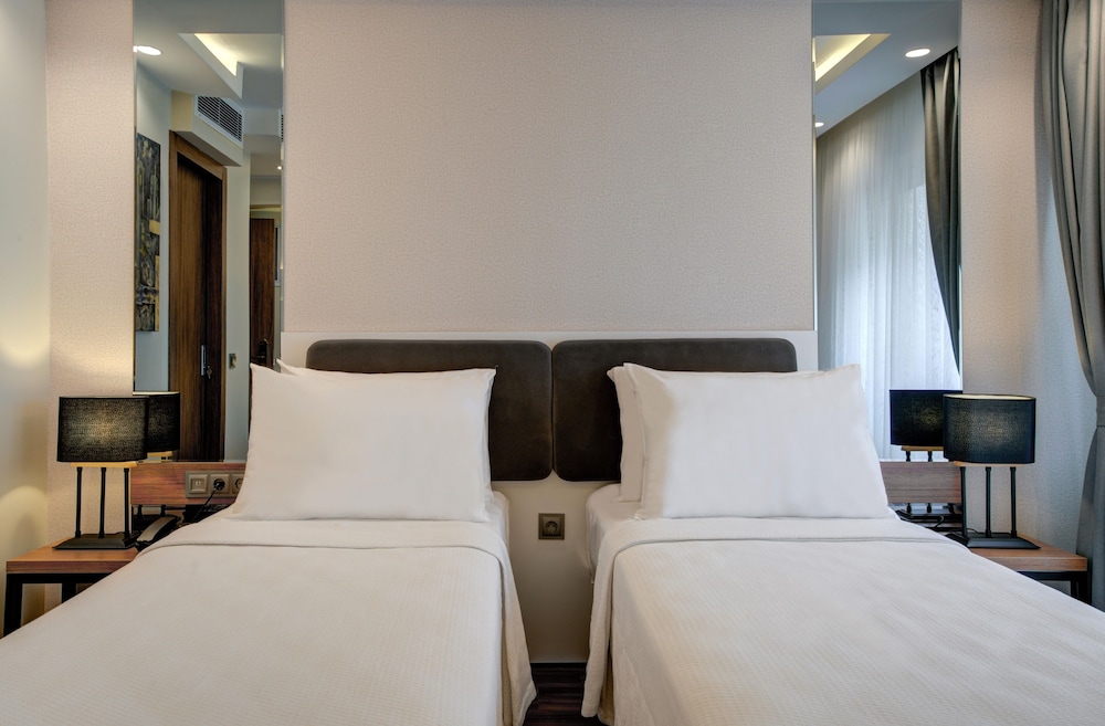 Standard Double or Twin Room photo 2