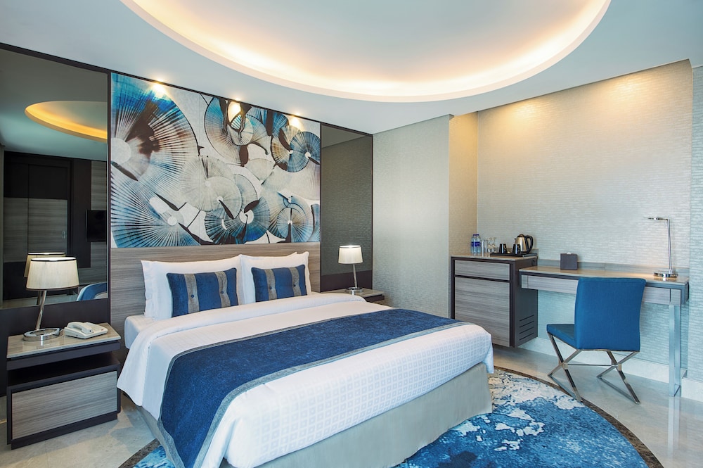 Standard Room, 1 King Bed photo 3