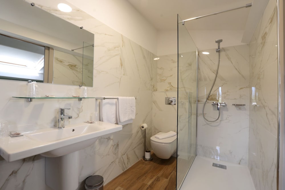 Standard Quadruple Room photo 3