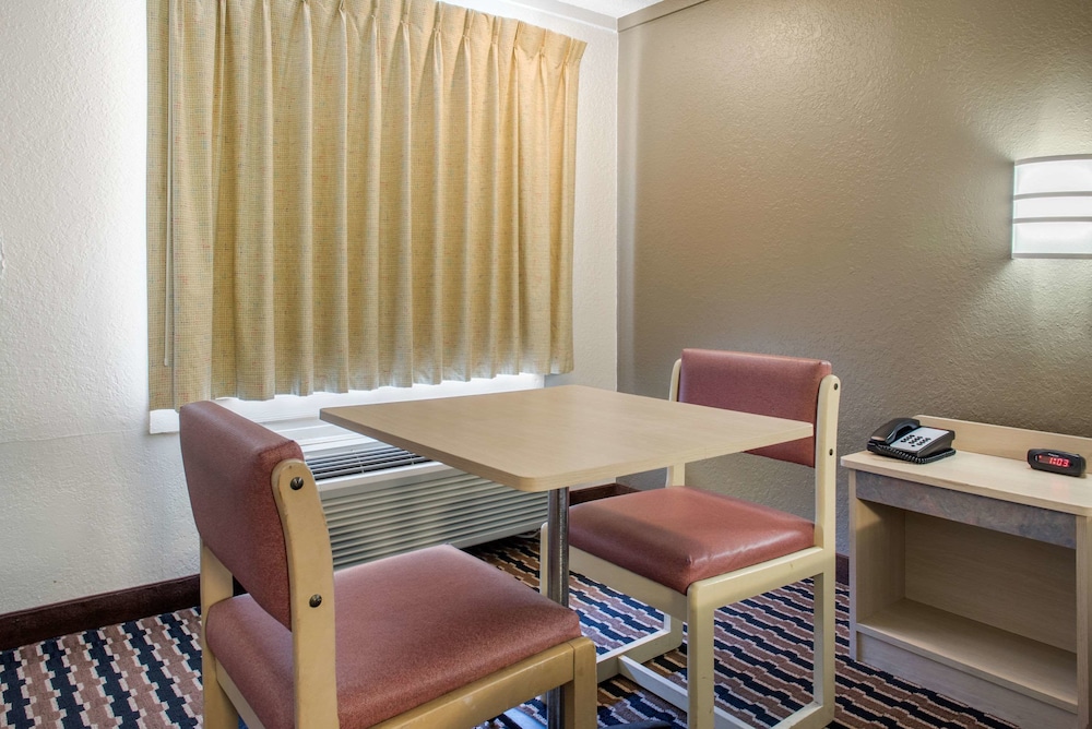 Room, 1 King Bed, Accessible, Non Smoking photo 3