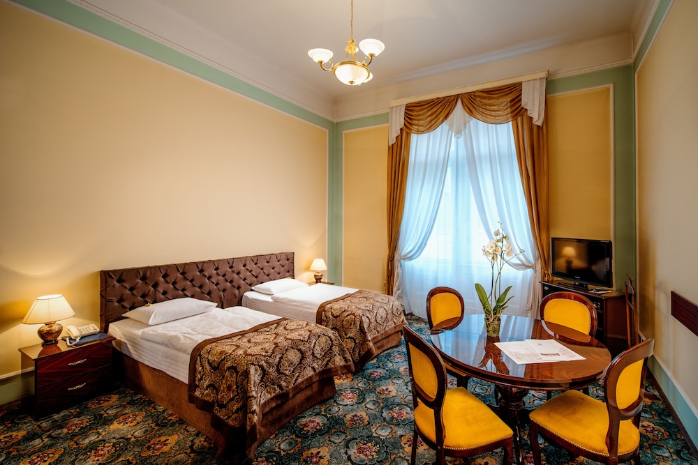 Standard Double or Twin Room - Photo 4