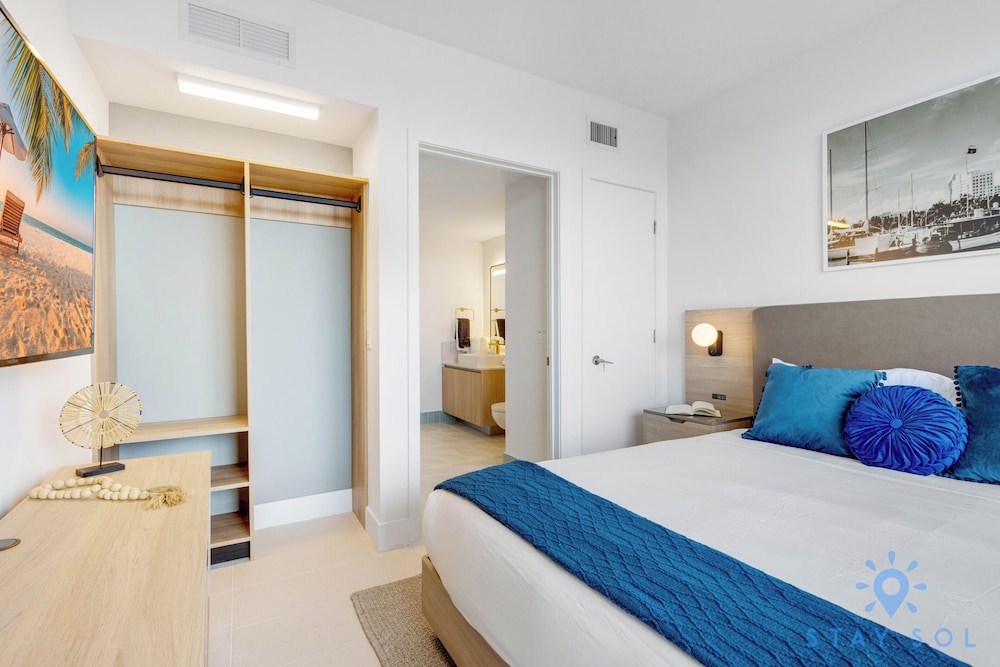 Classic Apartment, 2 Bedrooms, Balcony, City View photo 2