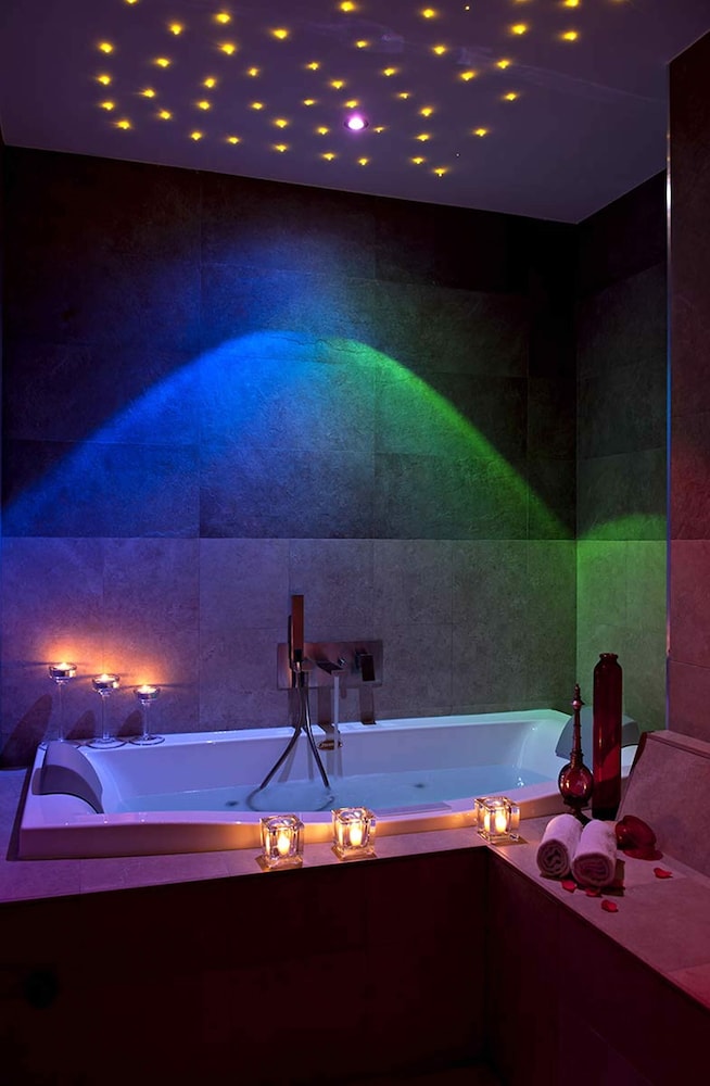 Suite, Jetted Tub - Photo 6