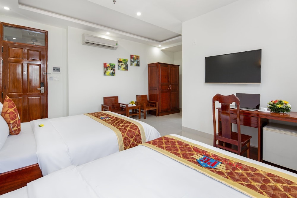 Deluxe Double or Twin Room