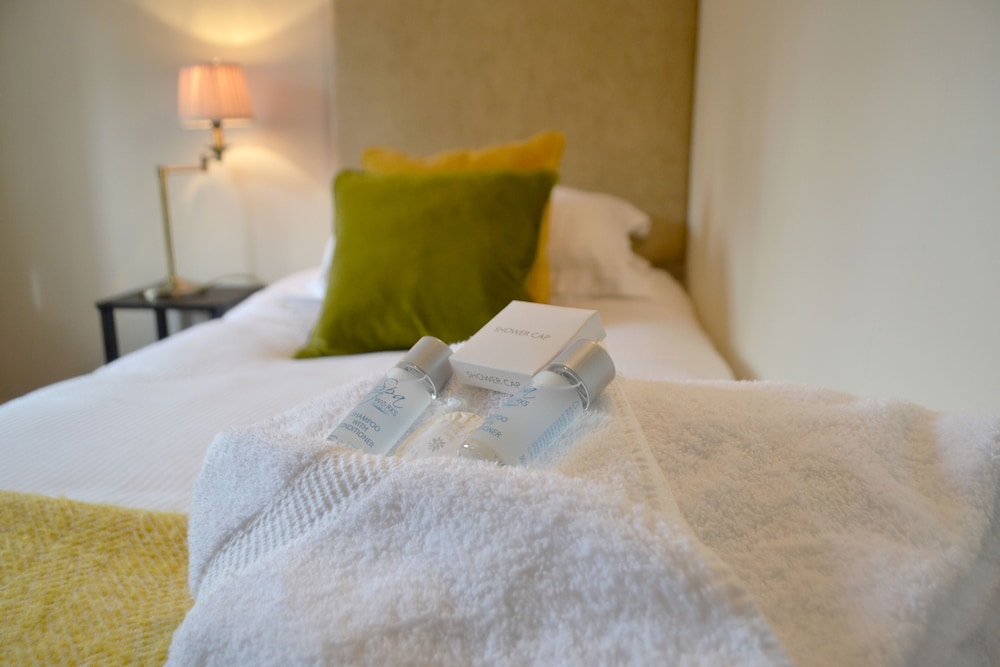 Single Room, Ensuite photo 3