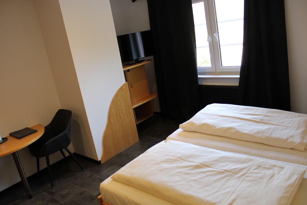 Basic Room photo 2