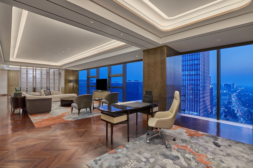 King Presidential Suite photo 3