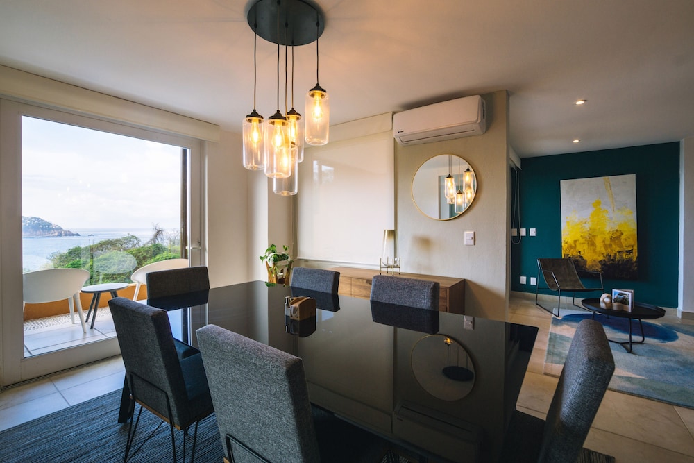 Deluxe Condo, 3 Bedrooms, Sea View